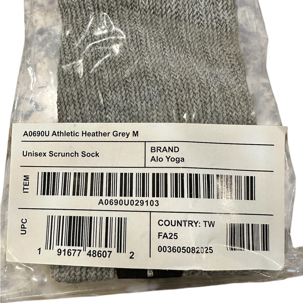 ALO Yoga Athletic Heather Gray Unisex Scrunch Socks Medium NWT (authentic) - Picture 4 of 5